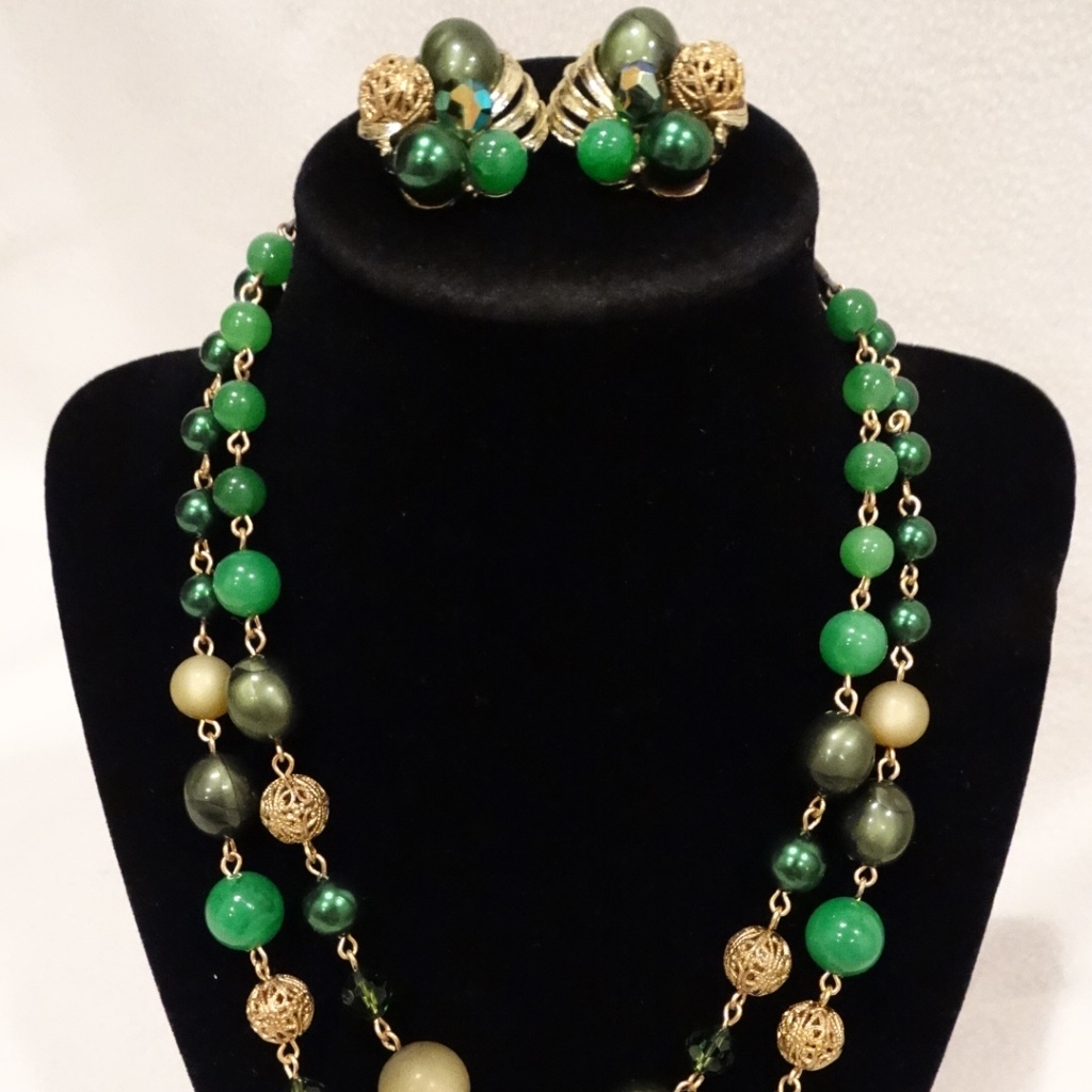 Vintage Richelieu Green Gold Necklace Earrings 35$